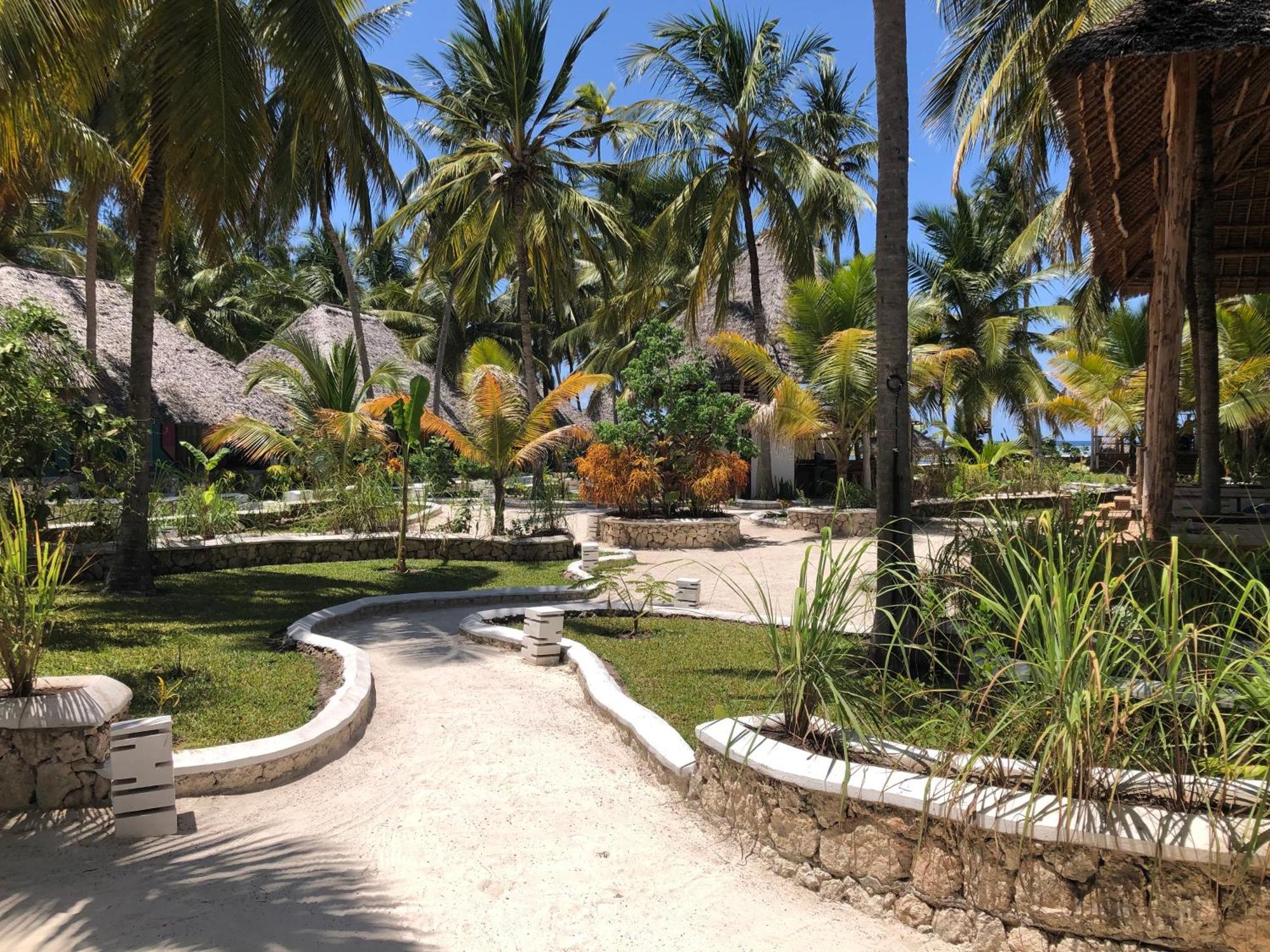 Tsunami Village Bwejuu Bagian luar foto